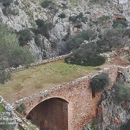 Akrotiri Beach Villa *
