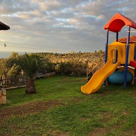Akrotiri Beach Villa *